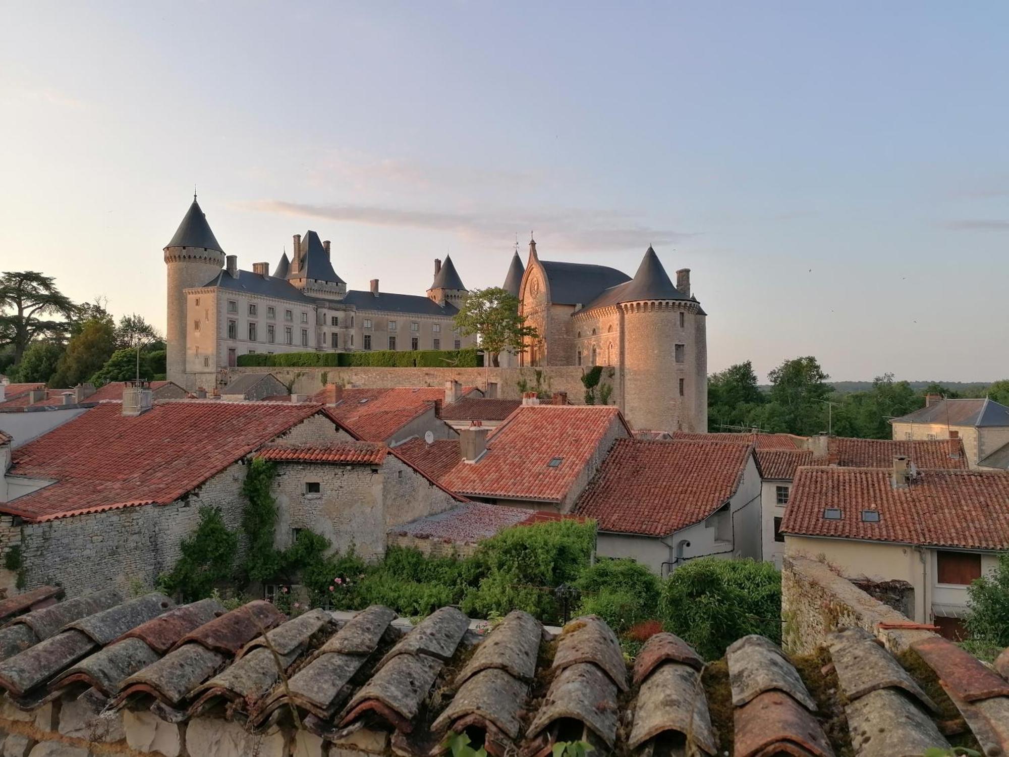 Le Verger Du Paradis Beaulieu-sur-Sonnette Buitenkant foto