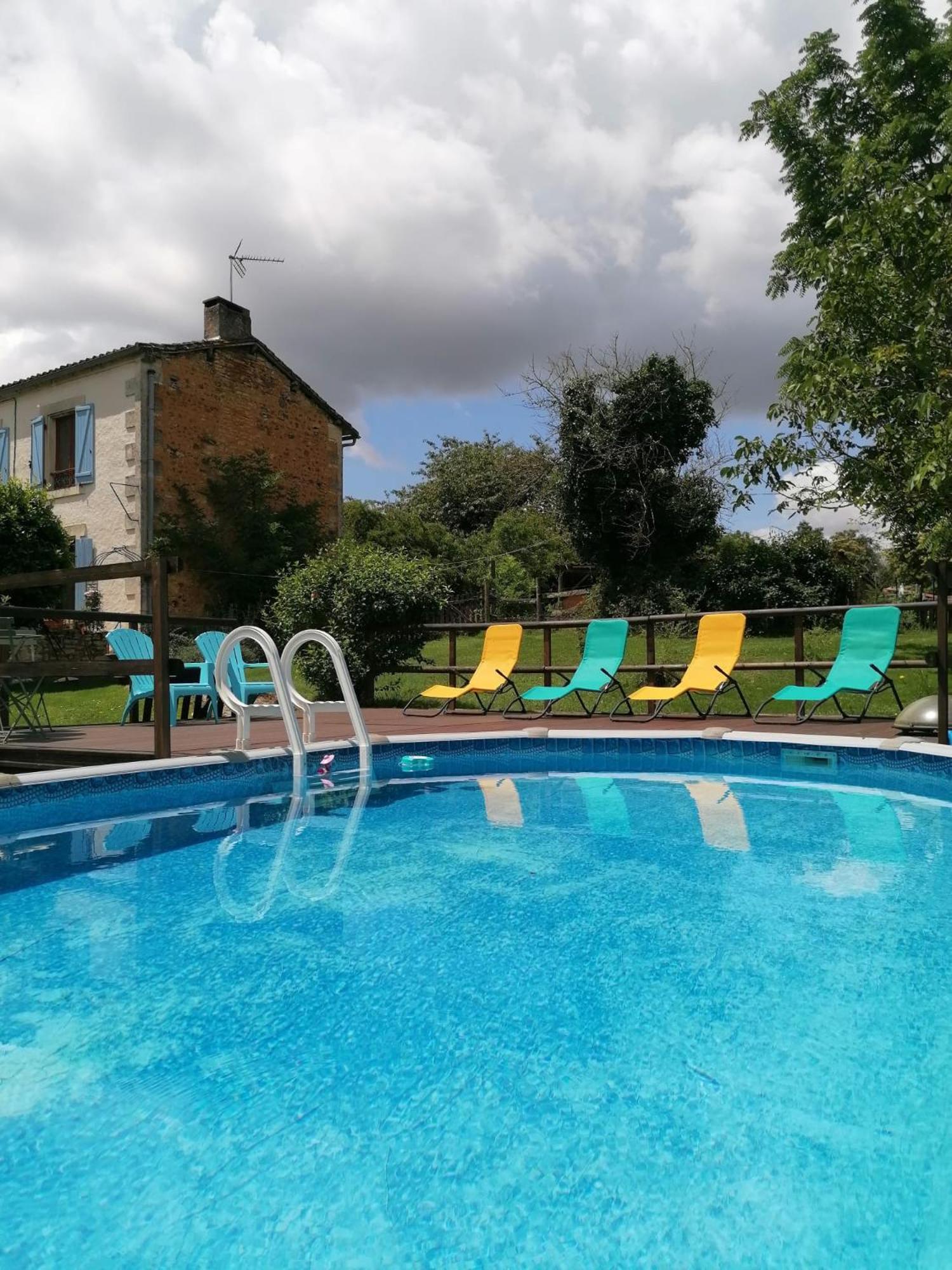 Le Verger Du Paradis Beaulieu-sur-Sonnette Buitenkant foto